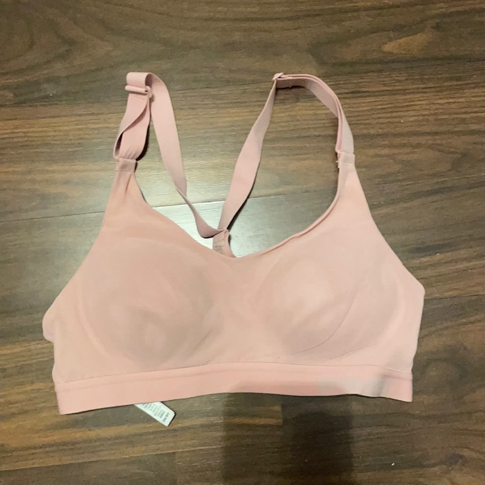 Pink 32B Victoria’s Secret Sports bra